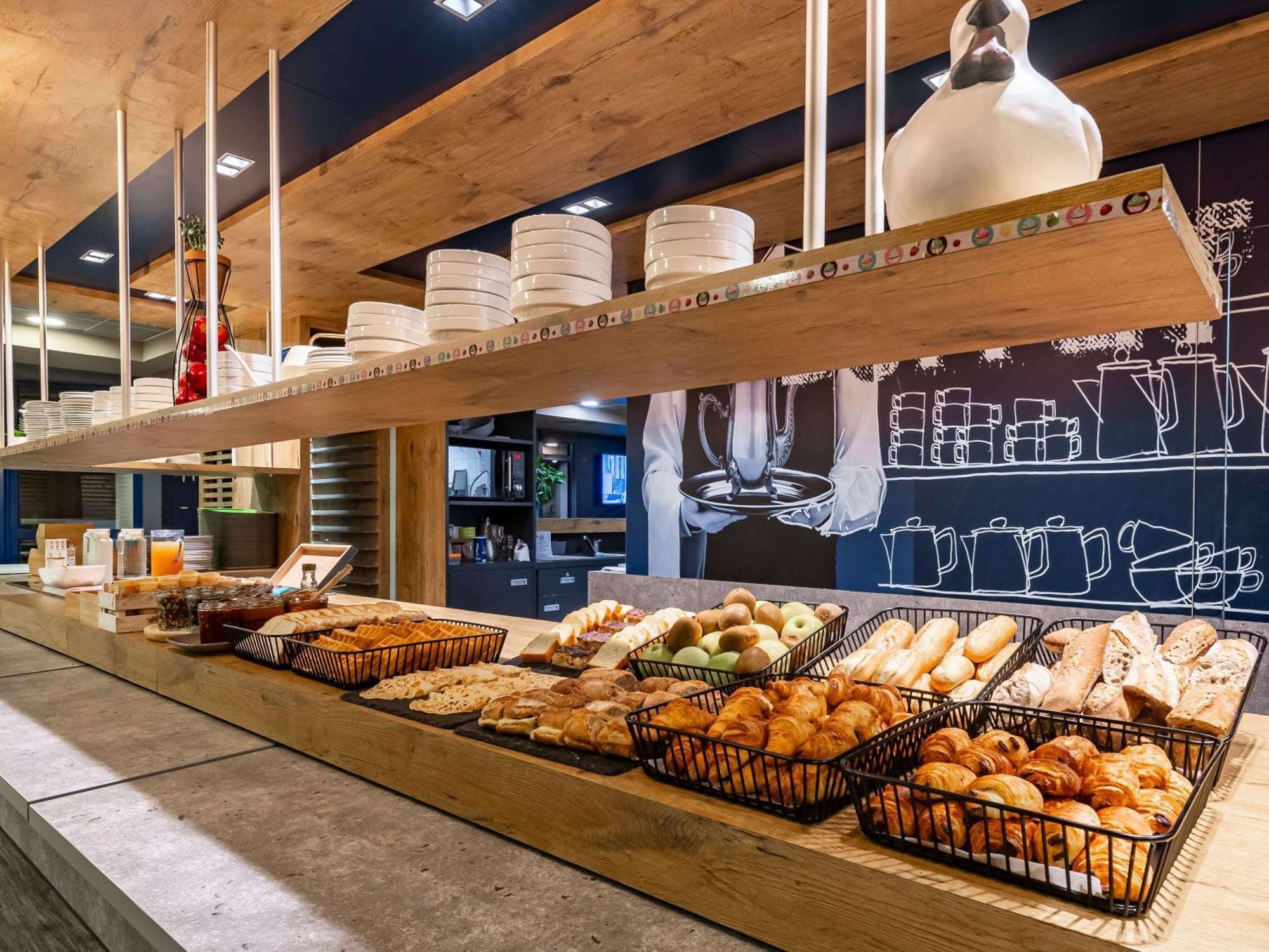 Ibis Budget Marne La Vallee Pontault Combault Экстерьер фото