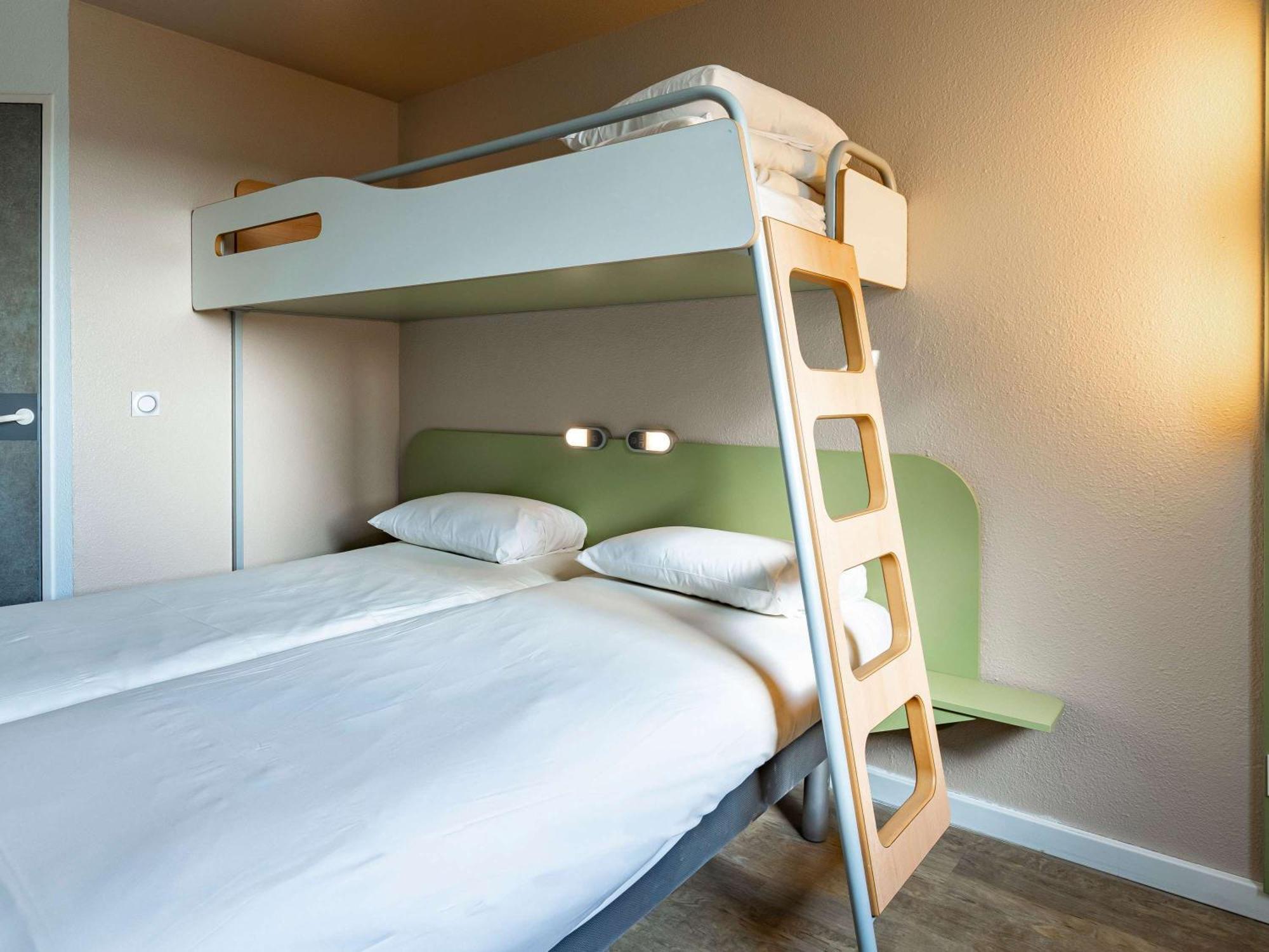 Ibis Budget Marne La Vallee Pontault Combault Экстерьер фото