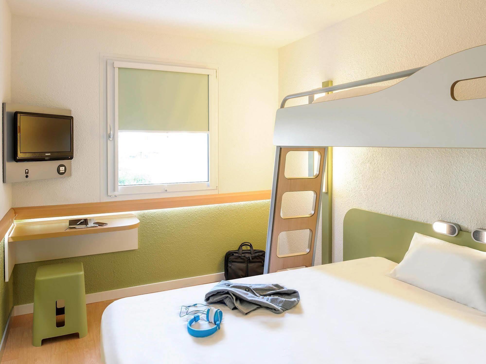 Ibis Budget Marne La Vallee Pontault Combault Экстерьер фото